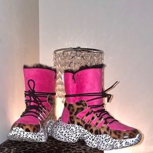 Designer Sneakers Pink Fur Blend Reflexive Size 7W